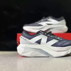 Carbon Plate V41906 Running Shoes Dad Shoes Cushioning Light Sports Shoes Men and Women Same Style Couple Shoes Comfortable Mesh Breathable