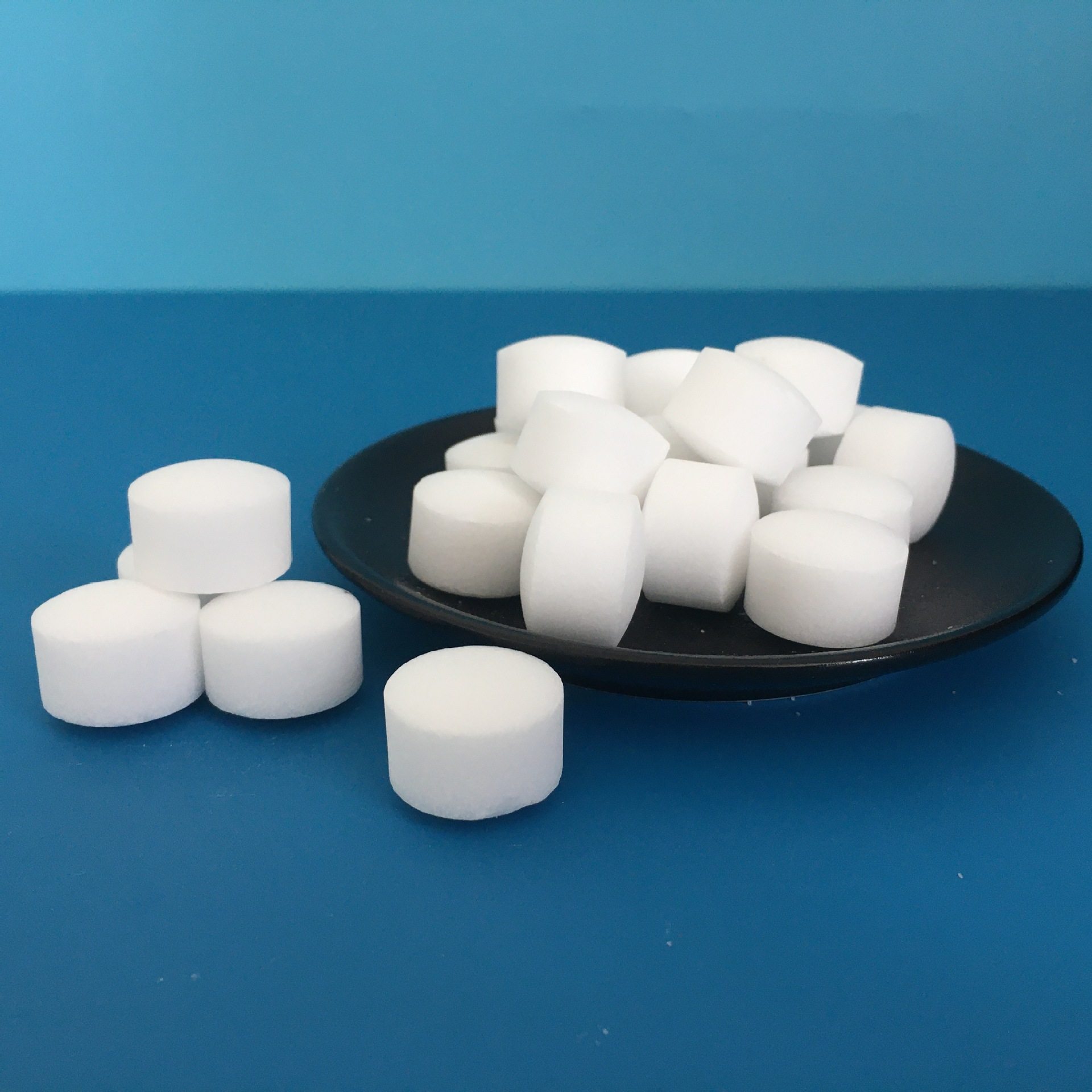 Manufacturer Supplies Classy Softened Salt Ion Exchange Resin Regeneration Agent Soft Water Salt Softened Water Quality Water Dispenser