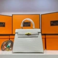 Crocodile pattern white 25cm
