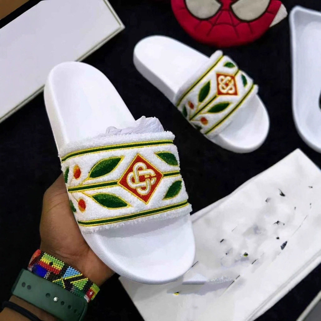 2024 Cross-border New High-end Outfit Guofeng Embroidered Slippers Men's Lightweight Non-slip Flat Slippers for Foreign Trade