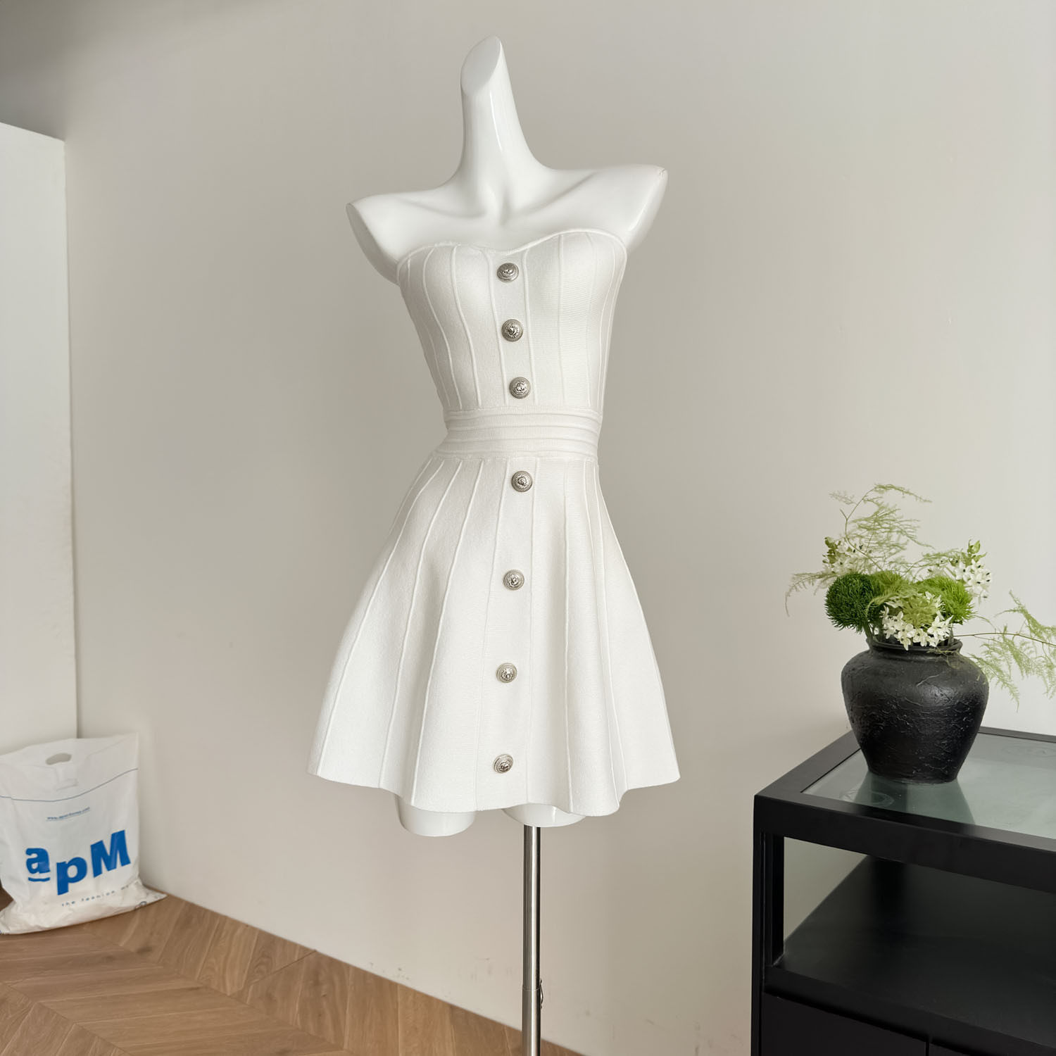 Temple Mai Spicy Celebrity Xiaoxiang Silver Buckle Cardigan + Silver Buckle Tube Top Skirt Elegant Two-Piece Fashion Set for Women