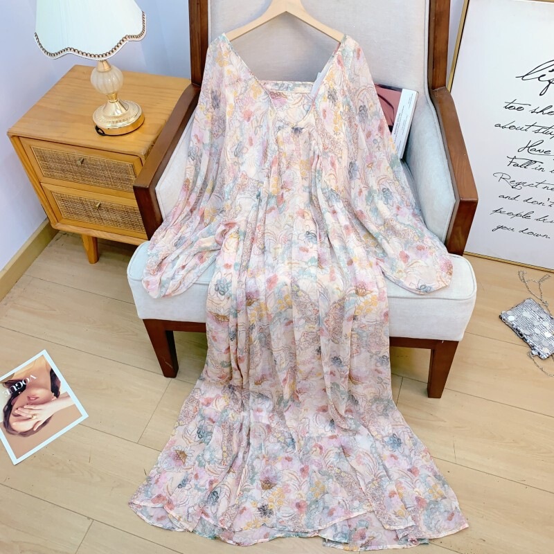 Đầm suông nữ cổ chữ V dài tay họa tiết hoa nhí phong cách thanh lịch — Hoa hồng phấn Morandi