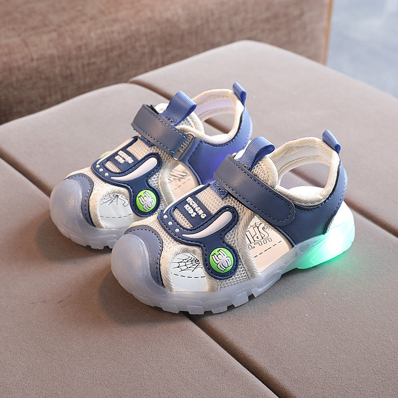 Boys sandals summer small and medium-sized children's shoes 2023 new summer Princess little boy luminous light shoes wholesale