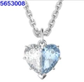 Sticky blue diamond necklace