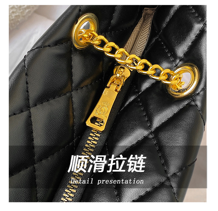 New Summer Live Broadcast Popular One-Shoulder Quilted Chain Large Capacity Simple Fashion Women's Bag 10 O1CN015JmLBc1Lhe4xuu1xp !!2214150501331 0 cib