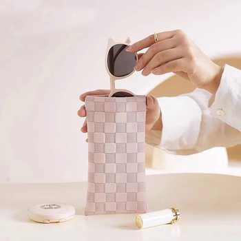 Glasses bag women's automatic closure built-in mirror cloth protection portable sunglasses sunglasses advanced shrapnel portable storage