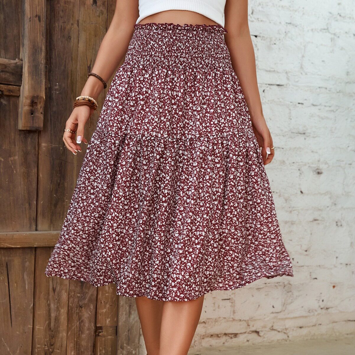 Floral Print Midi Skirt Summer Fashion Lightweight Fabric Stylish Design Perfect for Casual Outings Wholesale