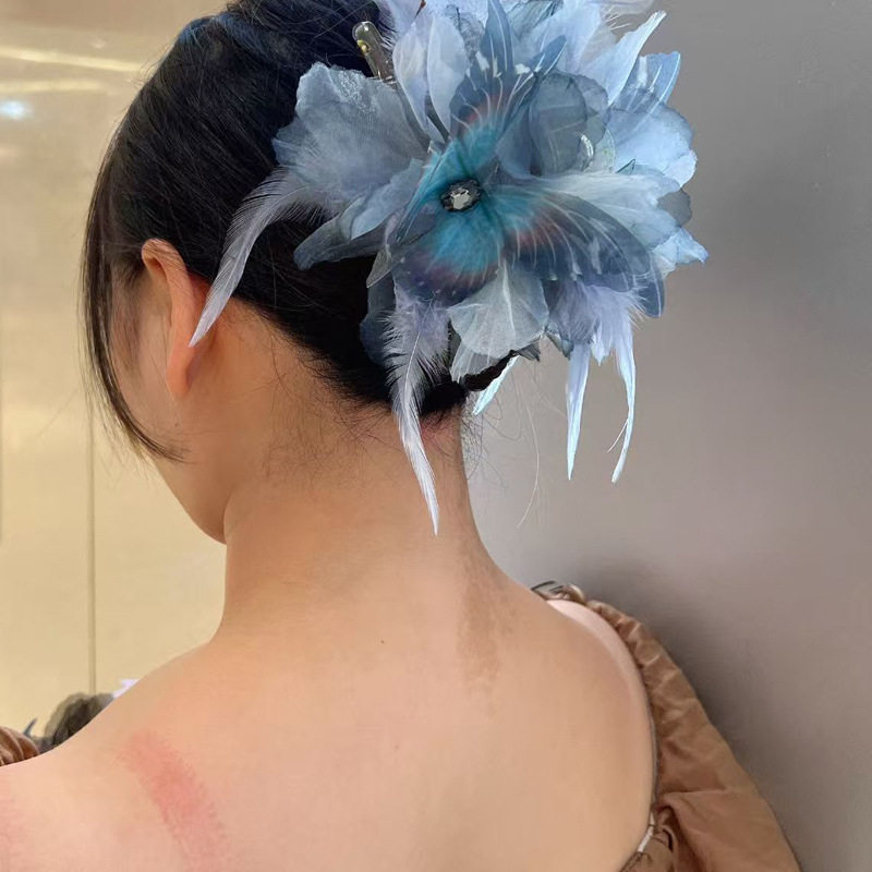 新款牡丹花羽毛网红高颜值轻奢时尚后脑勺鲨鱼洋气发夹上档次