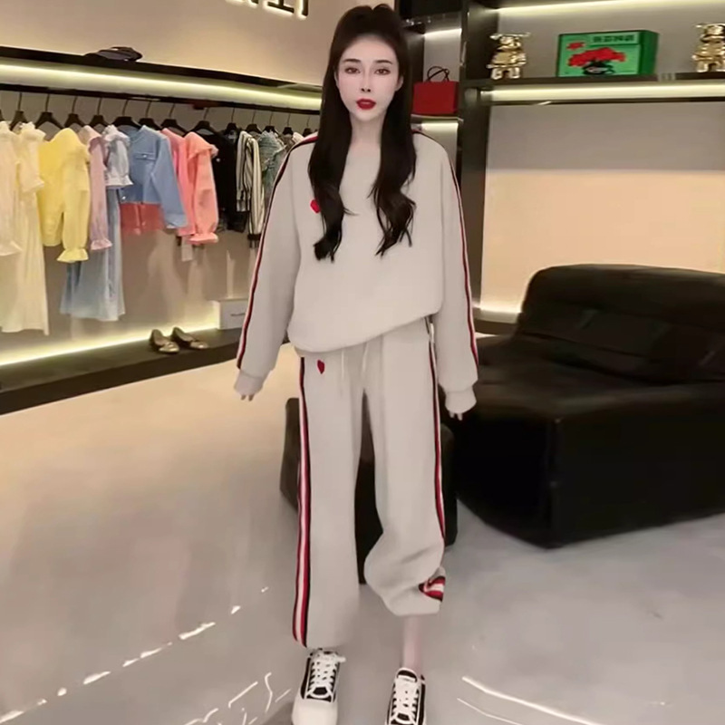 Đồ Bộ Nữ Cả Bộ 2 Món Thêu Họa Tiết Hoa Hàng Mùa Xuân Thu Đông