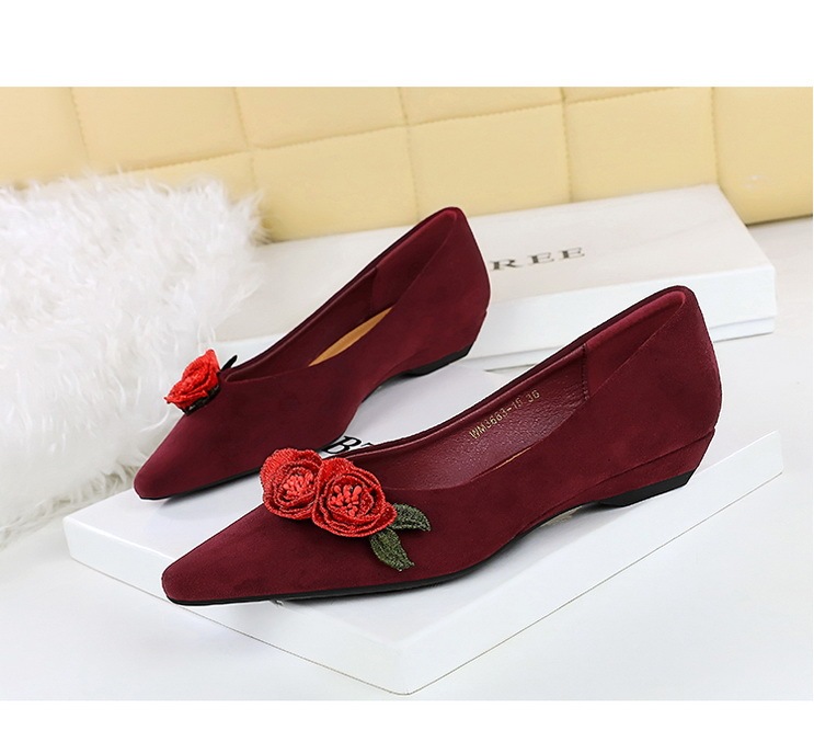 Giày cao gót nữ mũi nhọn gót thấp mặt nhung đính hoa thanh lịch — Đỏ Ancora, Màu đen, Màu nâu đậm, Màu nâu nhạt