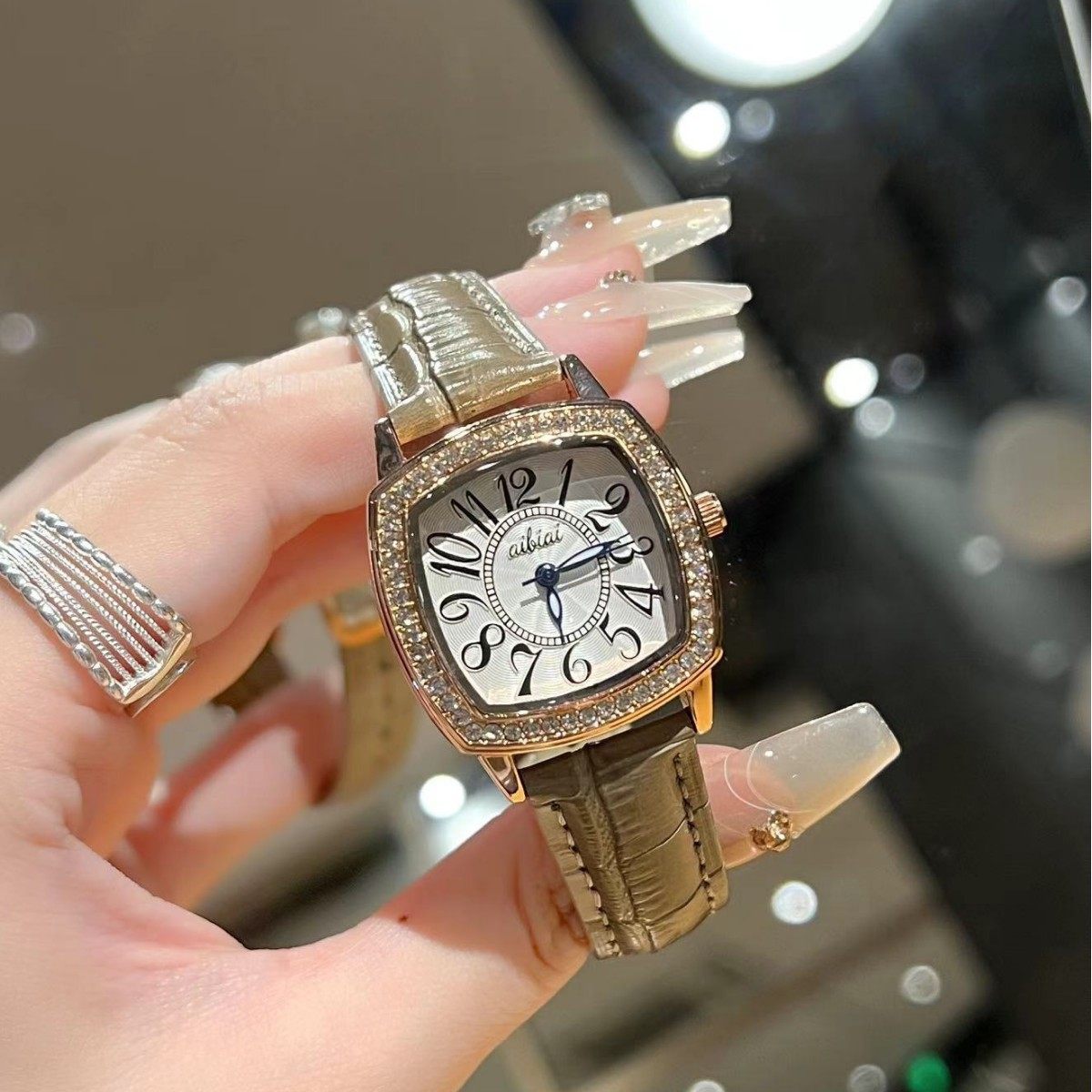 Factory New Wholesale Square Diamond Cross-border Explosions Brown Digital Large Dial Women Quartz Waterproof Watch