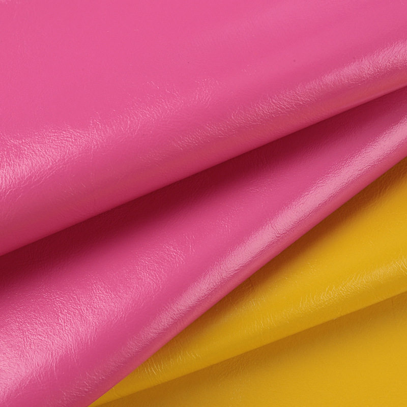 Factory wholesale oil wax leather PVC leather sofa leather bright wear-resistant bags artificial leather packaging leather