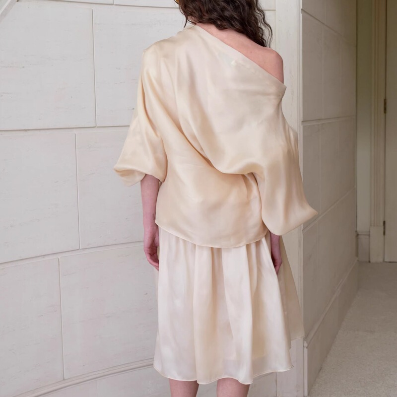Đầm trễ vai màu hồng nude tay bồng nhún eo dáng xòe mềm mại — Áo màu hồng nude, Chân váy hồng nude