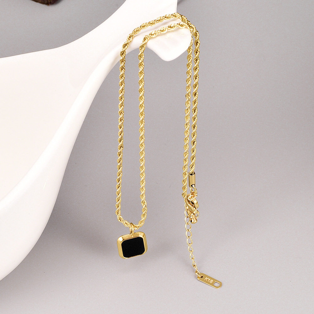 L241 Wholesale Necklace for Women Summer Clavicle Chain New Stainless Steel Simple Designer Black Pendant