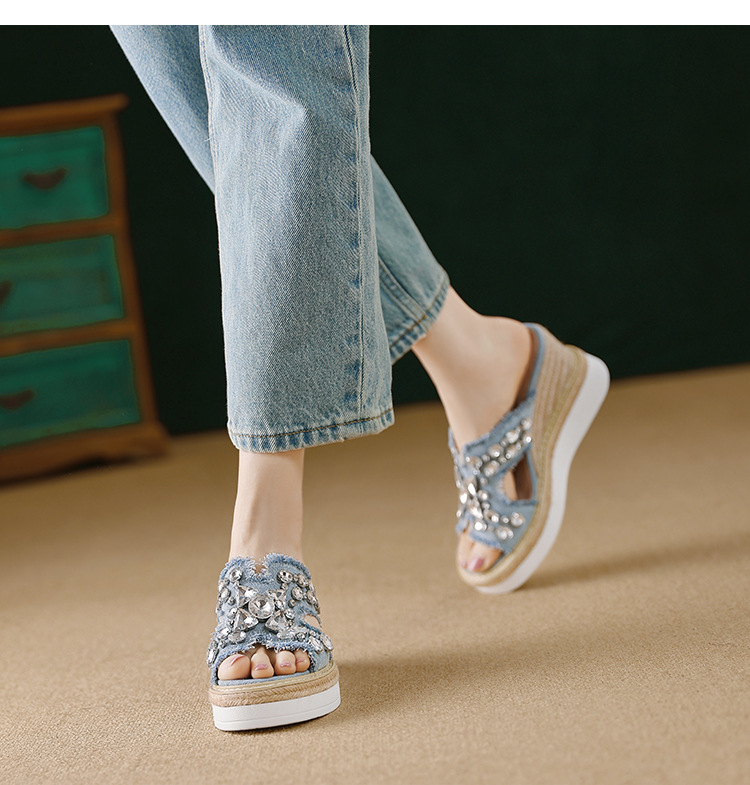 Dép sandal nữ quai ngang gót xuồng 8.5cm đế dày đính đá — Xanh denim