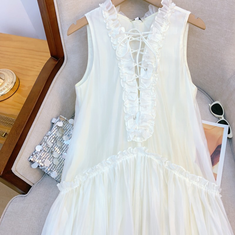 Đầm maxi nữ không tay cổ chữ V phối ren tùng xòe — Màu be