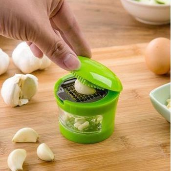 Vegetable cutter Garlic cutter Garlic Chopper Garlic cutter kitchen gadget Garlic press one-piece delivery