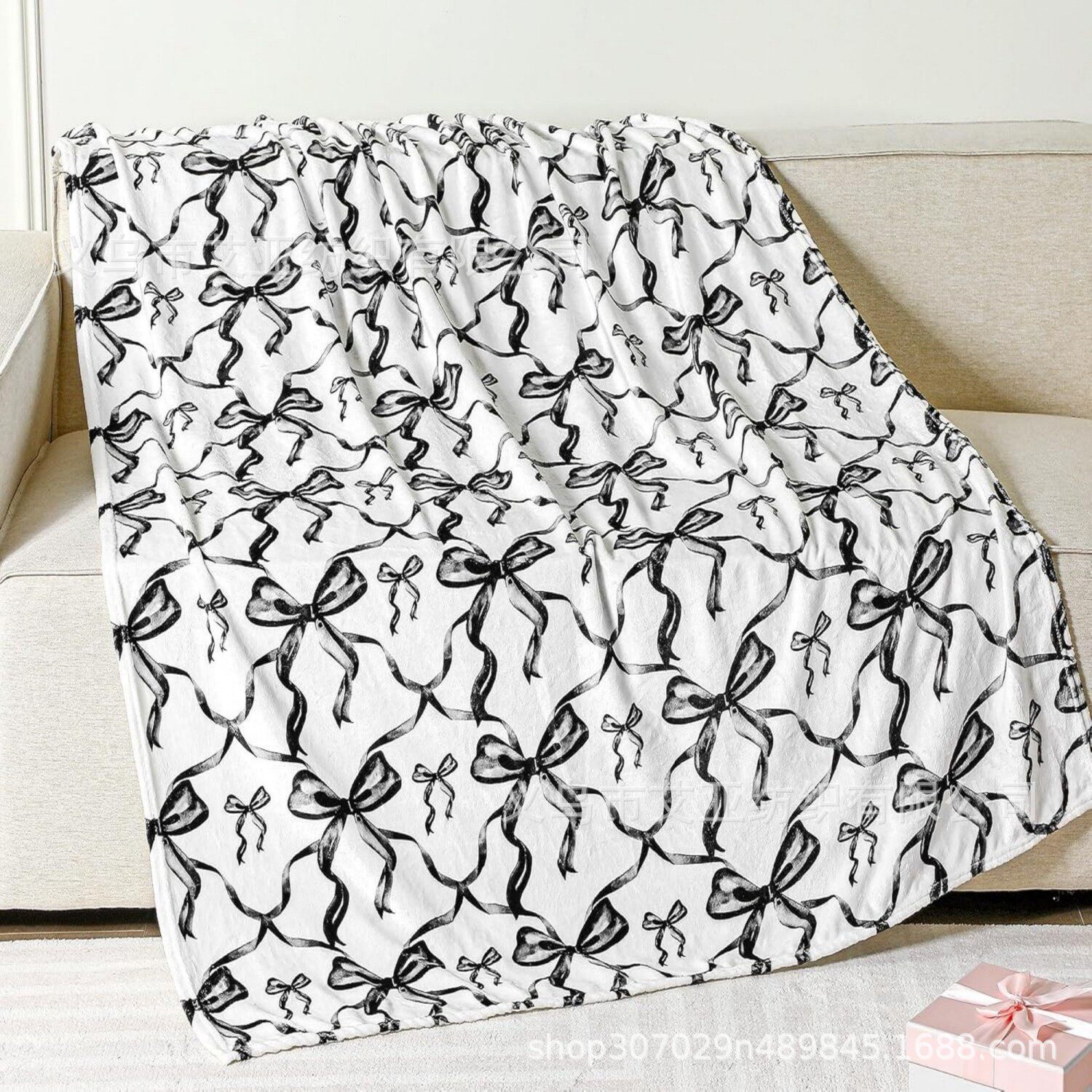 Bow Cover Blanket Cute Flannel Soft Blanket Girls Blanket Nap Blanket Air-conditioning Blanket Girls Bed Blanket