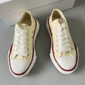 Beige red edge