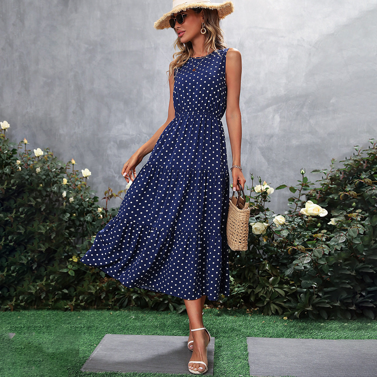 Casual Fashion Polka Dot Dress Round Neck Short Sleeve Comfortable Fabric Ideal for Summer Outings Wholesale