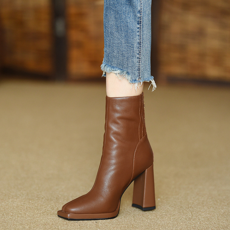 Boot nữ cổ trung mũi vuông gót cao phong cách thanh lịch — màu đen, màu nâu