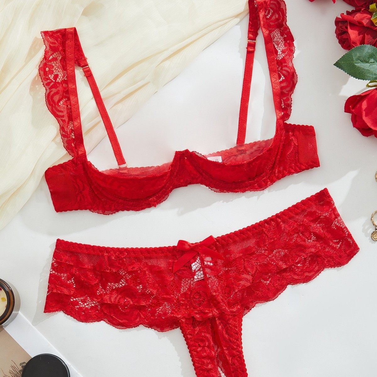 European and American Valentine's Day Hot-Selling Sexy Lace Crotchless Sweet and Pure Girl Hollow-Out Bra Lingerie Set