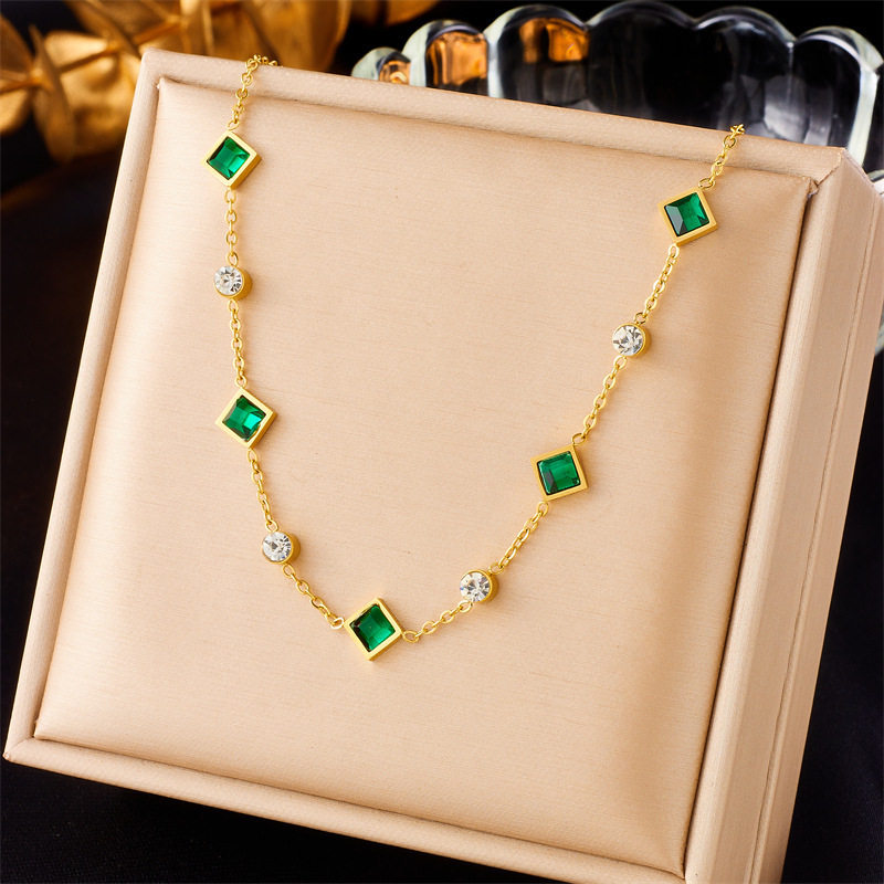 Niche High-End Fashion Gold-Plated Titanium Steel Square Emerald Inlaid Rhinestone Accessories Clavicle Chain Necklace Wholesale
