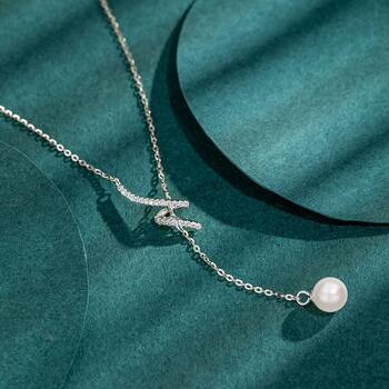 Pearl Tassel Necklace for Girls, Versatile Elegant, Niche Accessible Luxury Spiral Wave Pendant, Clavicle Chain, Gift for Girlfriend