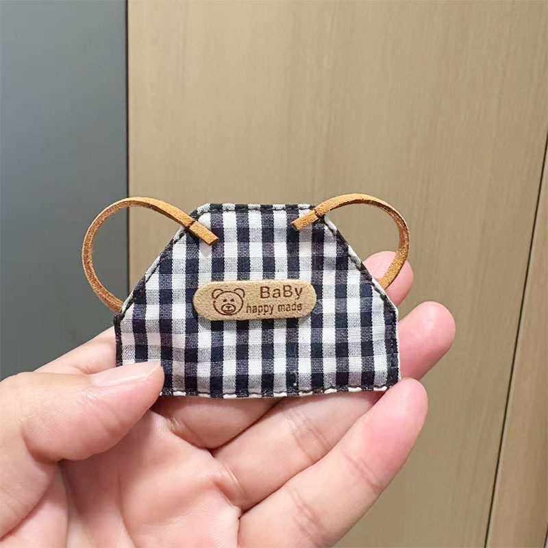 可爱迷你帆布包毛绒玩偶格子包西高地公仔扭棒小狗配饰格子裙娃衣