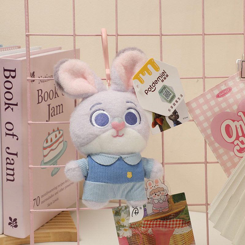 正版迪士尼草莓熊挂件史迪仔公仔毛绒玩偶朱迪尼克钥匙扣背包挂饰