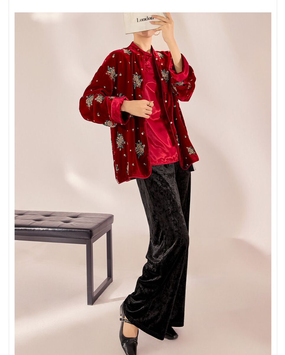 Áo sơ mi nữ lụa tơ tằm cổ đứng cài khuy kiểu cardigan thêu hoa — Dương Tây Đỏ (Giao Hàng Ngay)