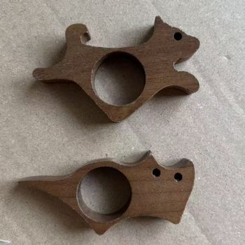 In-Stock Wooden Thumb Book Holder, Book Page Holder, Cat and Dog Bookmark, Thumb Reading Single-Hand Holder