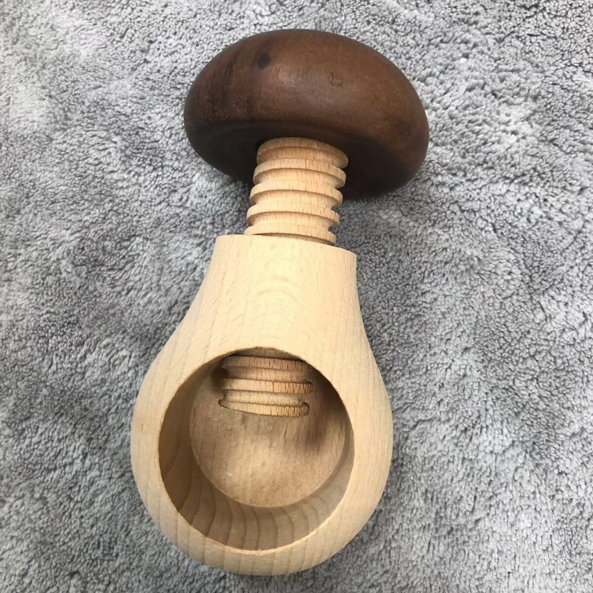 Wooden Creative Mushroom-Shaped Walnut Clip Red Black Green Mushroom Nut Wooden Clip Shell Opening Tool Japanese Multi-Function