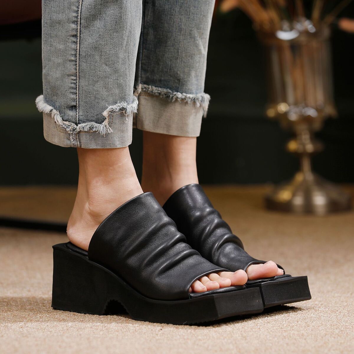 Dép sandal nữ quai ngang da bò thật mũi vuông đế EVA êm chân phong cách retro — màu đen, Màu nâu