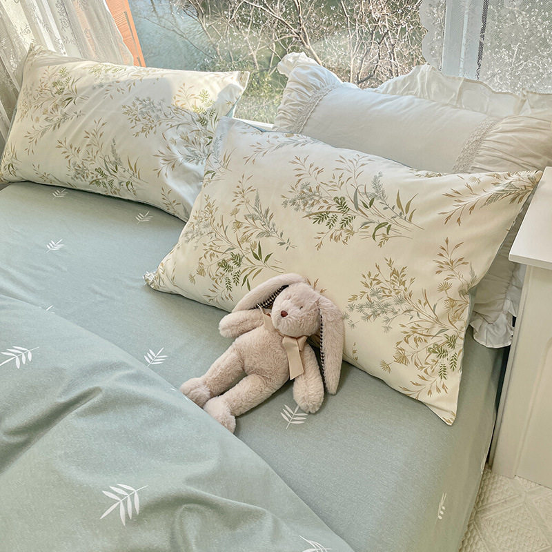 Small fresh floral 60s cotton four-piece set of single and double student dormitory 100 cotton three-piece set of bedding wholesale