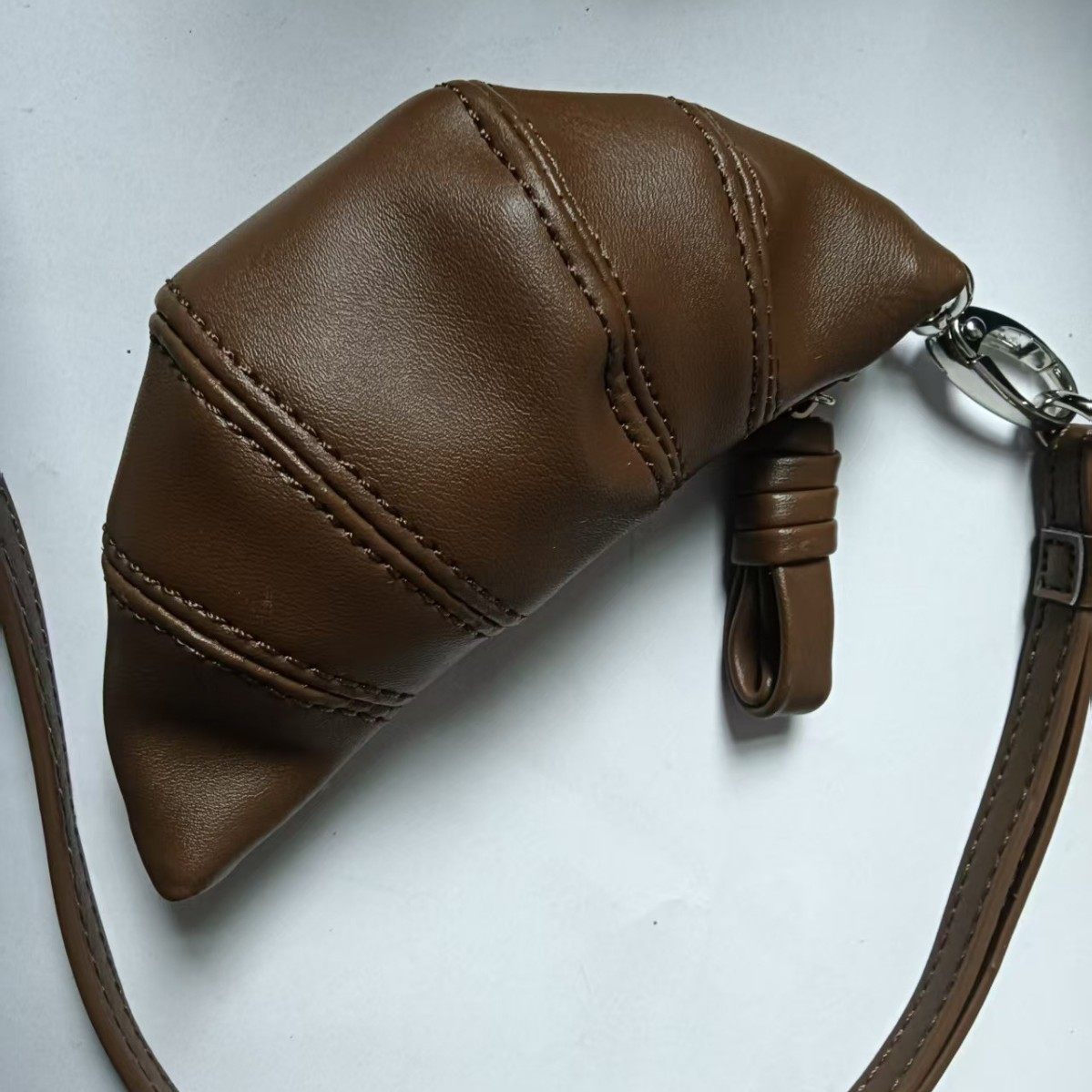 2025 Korean-Style Croissant-Shaped Wallet, Fashionable and Versatile, Neck-Hanging Coin Purse