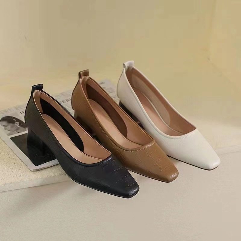 simple, ladylike, soft leather, non-abrasive, pointed toe single shoes, low heels