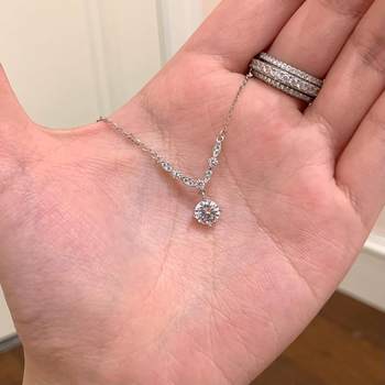 Starshine Necklace Women's Light Luxury Niche Design High-grade Water Drop Pendant Clavicle Chain Daily commute Titanium Steel Neck Chain