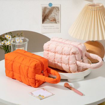 Directly Supplied from the Source Manufacturer, the 2025 New Model Cosmetic Bag Is a Large-Capacity Portable Storage Bag Available in Multiple Colors