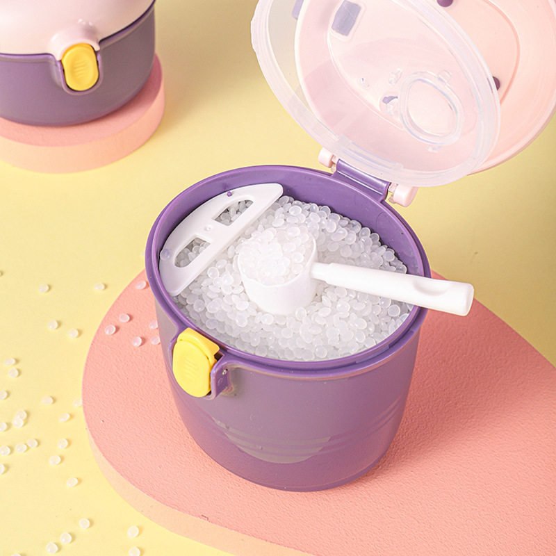 Baby portable milk powder box snack box complementary food storage box independent outgoing milk powder compartment milk powder packaging box