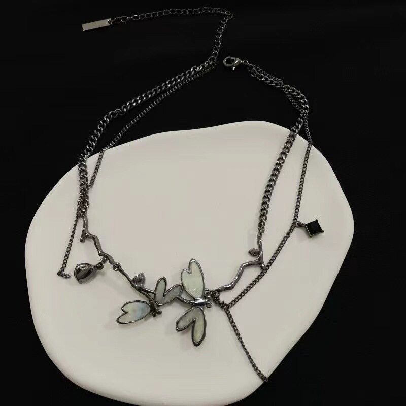 Gun black magic dragonfly choker niche high sense clavicle chain sweet cool dark wind neck chain accessories 2024 new