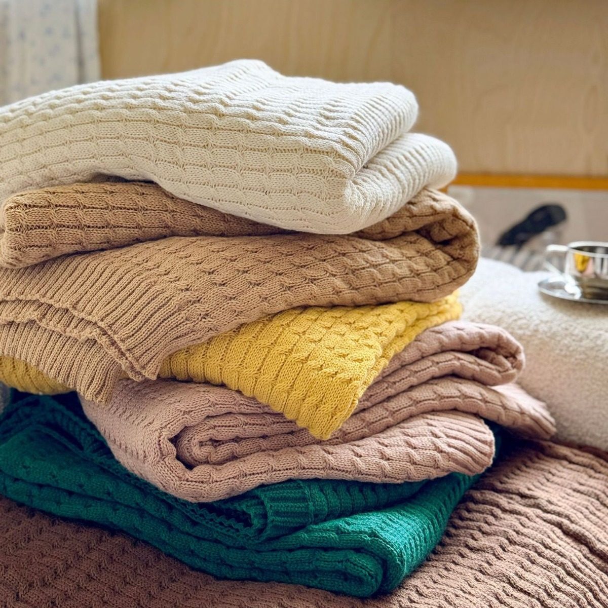 New Ins Style Knitted Blanket Classic Twist Solid Color Blanket Sofa Towel Homestay Blanket Camping Necessary