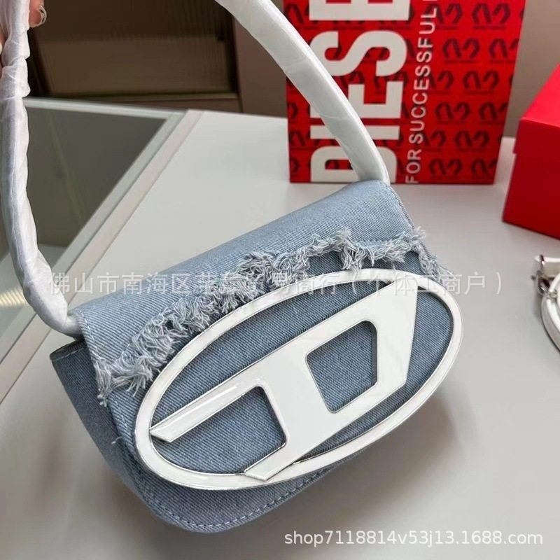 Niche design women's bag Dingdang bag 2023 new Dijia small square bag underarm bag hot girl style cross-border supply