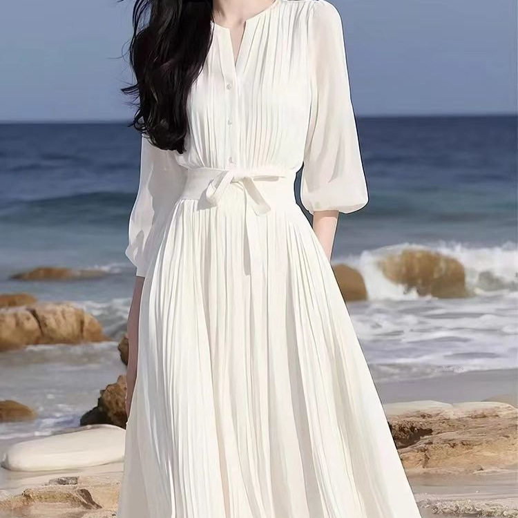 Elegant White Chiffon Dress Soft Fabric Feminine Fit French Style Perfect for Summer Casual Occasions Wholesale