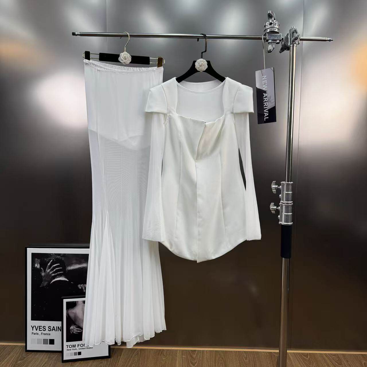 2025 Winter Square Neck Waist Short-Sleeved Top + Mesh Blouse and Long Skirt Two-Piece Elegant Style