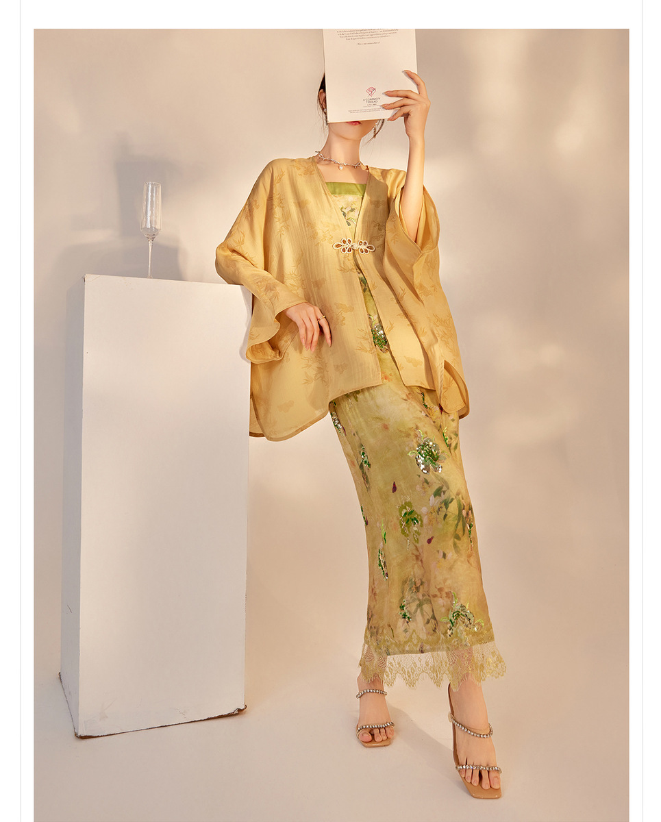 Áo khoác nữ dáng rộng tay dài cổ chữ V phối cúc — Màu mơ