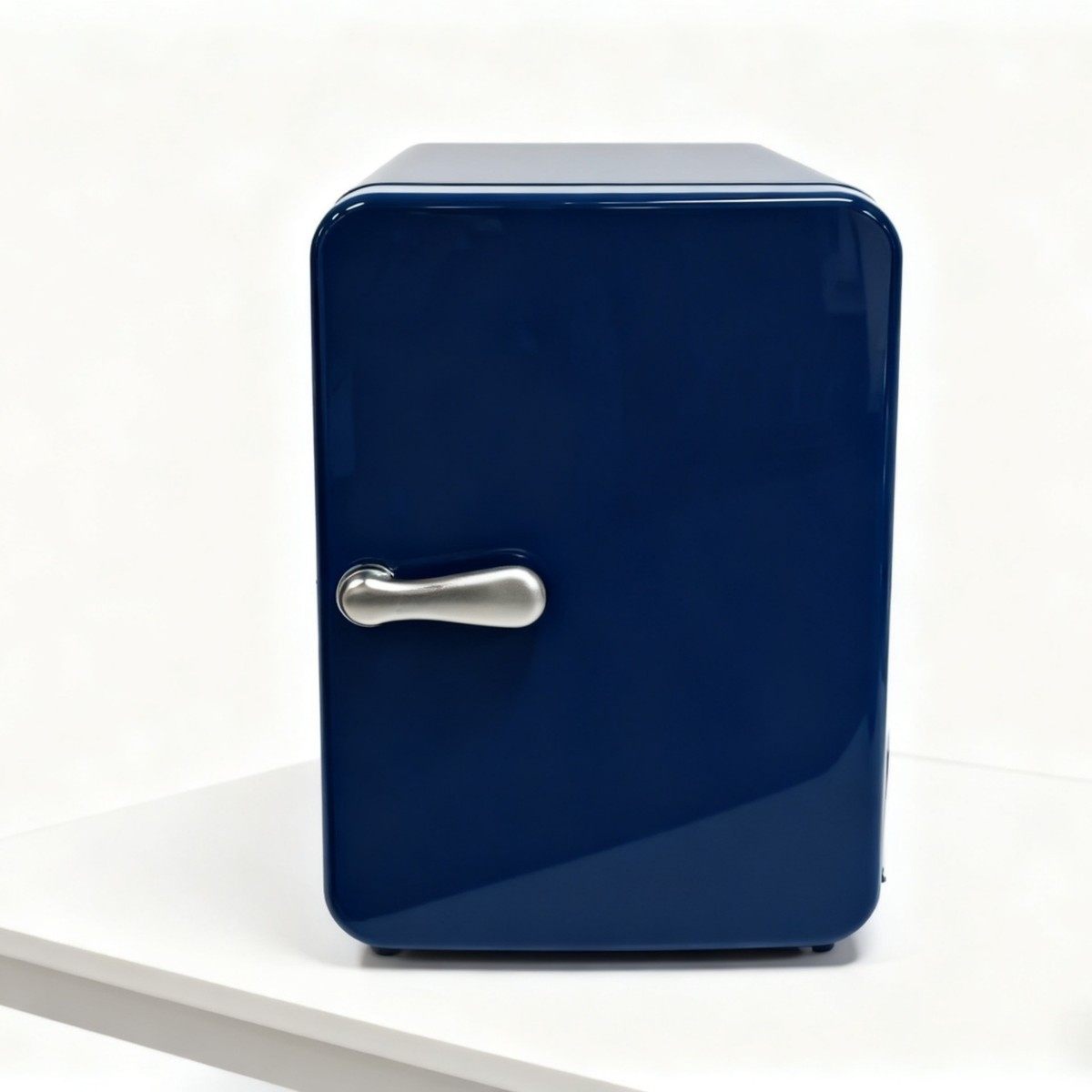 Annan's New 4-Liter Beauty Refrigerator USB Mini Semiconductor Refrigeration Fluorine-Free Silent Dormitory Office Small Refrigerator