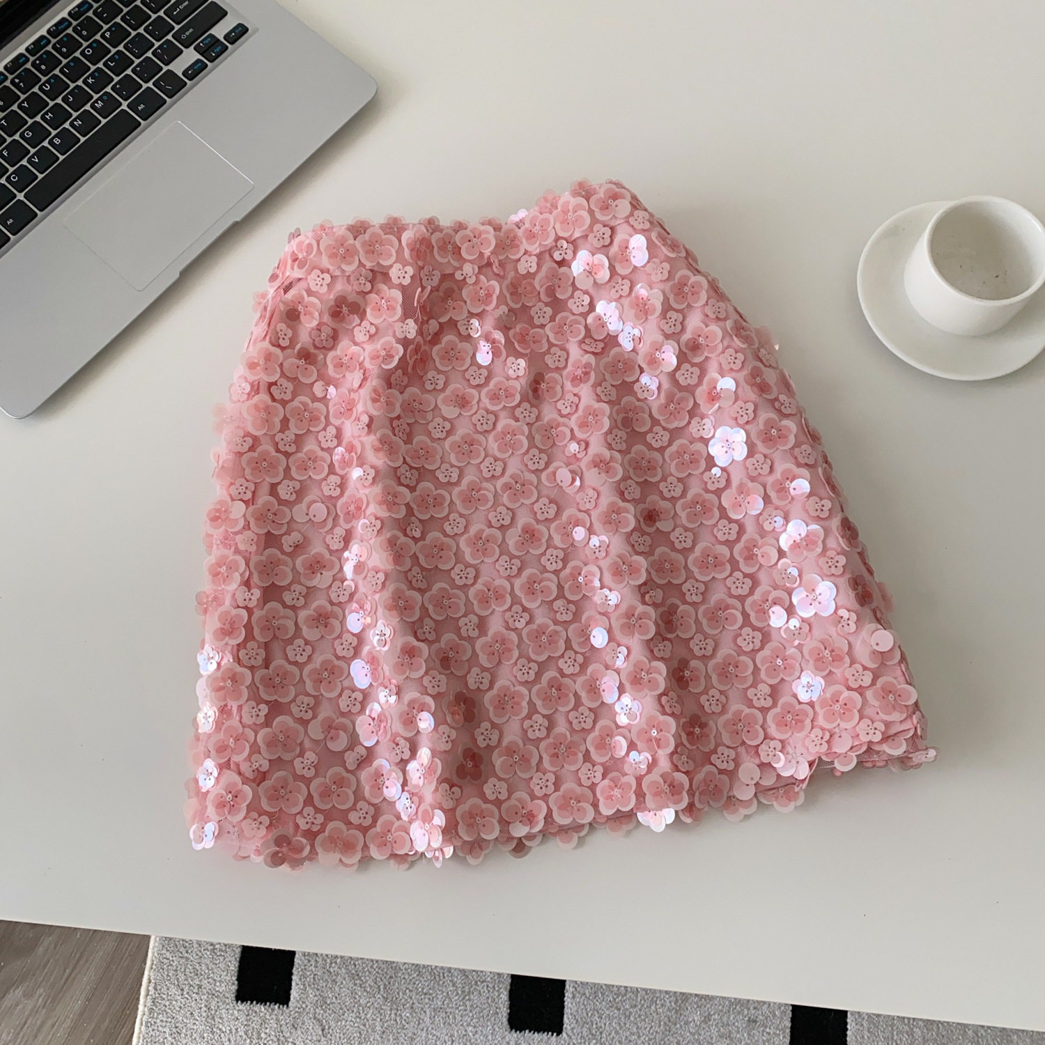 French Embroidered Sequin Floral Midi Skirt High Waist Slim Fit Elegant Design Autumn Fashion for Women Wholesale