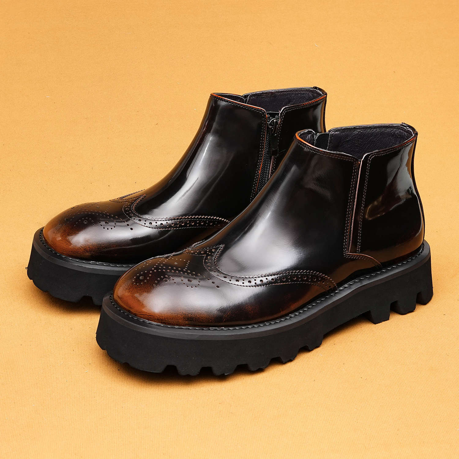 Boot Martin Nam Da Bóng Cao Cổ Brogue Chiều Cao Đế Khoảng 5cm Màu Đen, Nâu