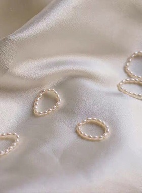 极细天然淡水珍珠戒指小米珠夏2025新款时尚温柔叠戴素圈弹力戒女